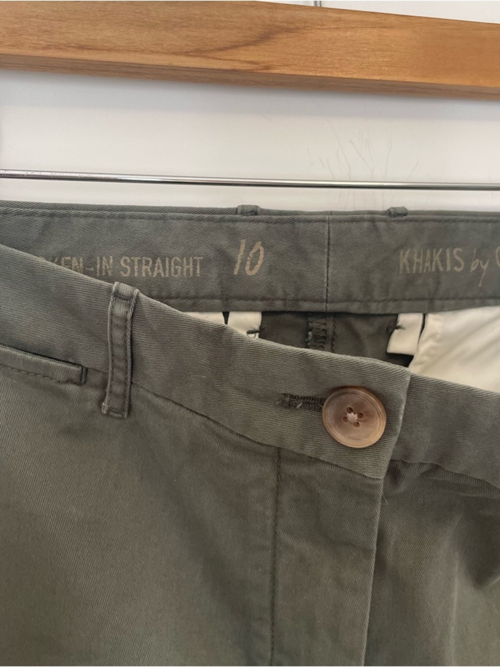 Women’s Olive Green Cropped Casual Chino Pants - Picture 5 of 13